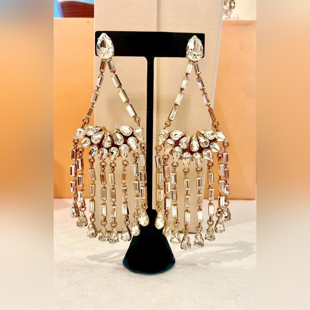 Yelena New York iconic chandelier earrings in gold